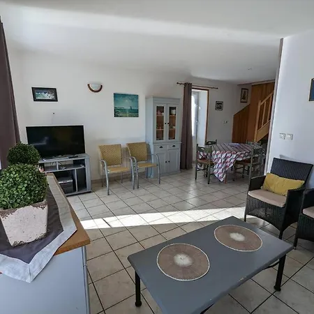 Thomas Apartment *
